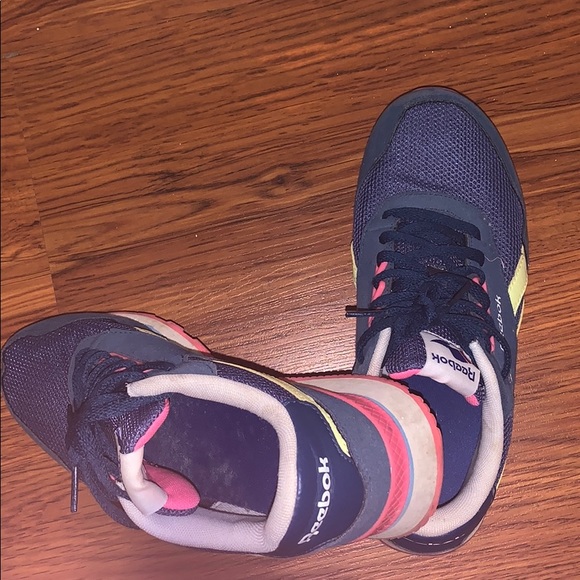 Reebok shoes - Picture 1 of 3